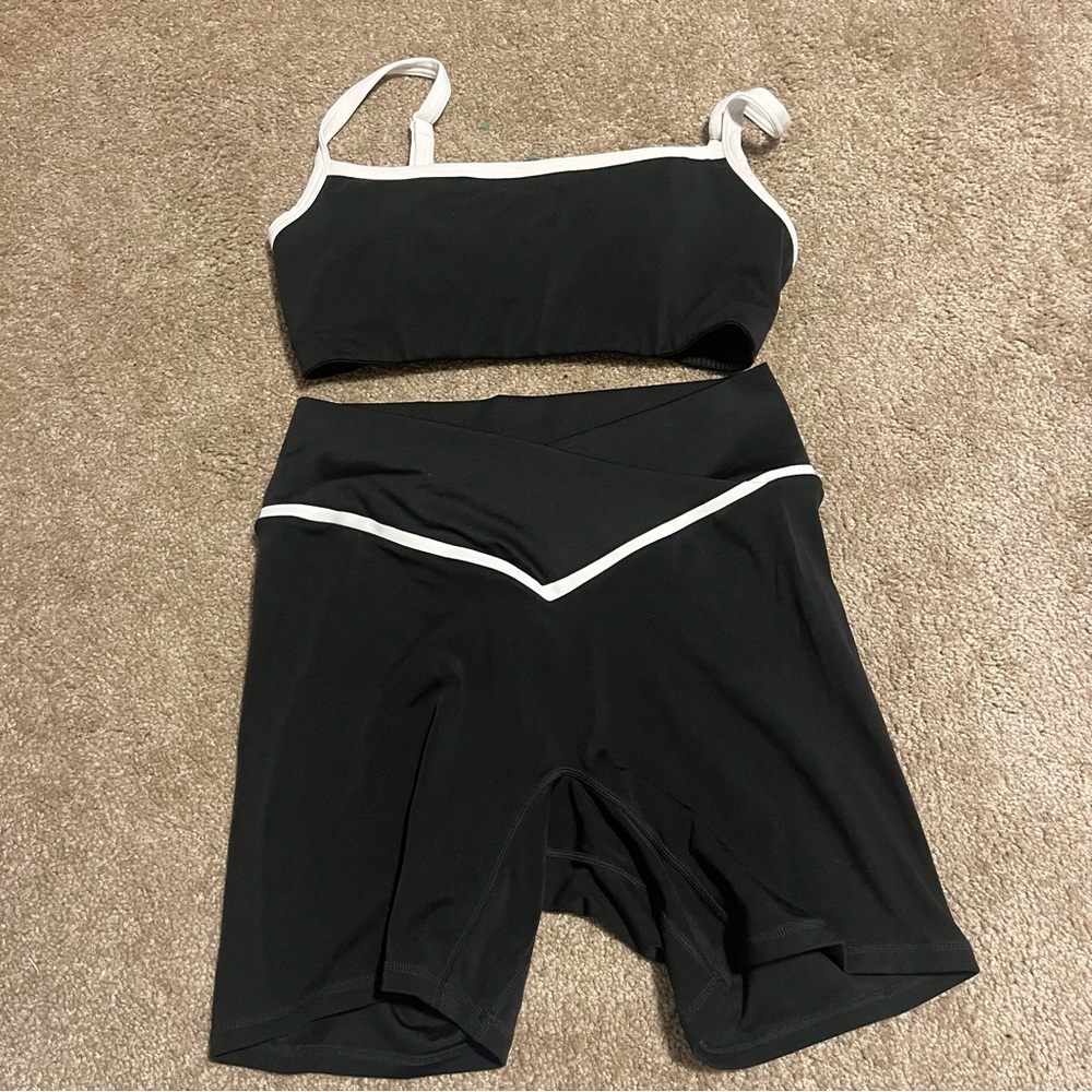 Vitality Balance Athletica Daydream Sports Bra and Shorts Set Size Medium